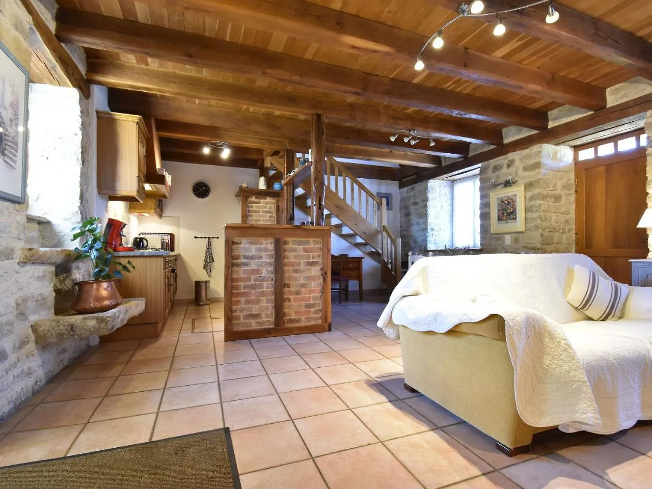 Modern Holiday Home With Pool In Gramat Rignac (Lot)